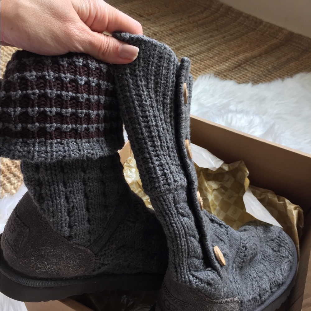 Ugg - Picture 4 of 6